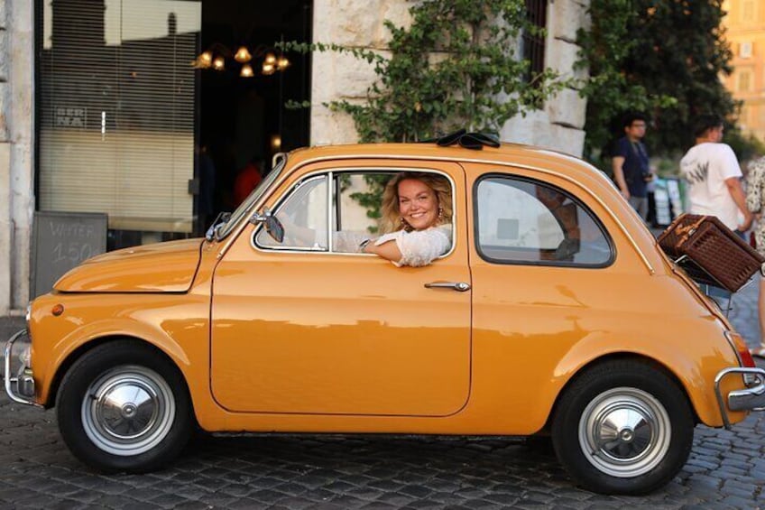 Fiat Vintage City Tour with Lisa , Roma , Colosseo