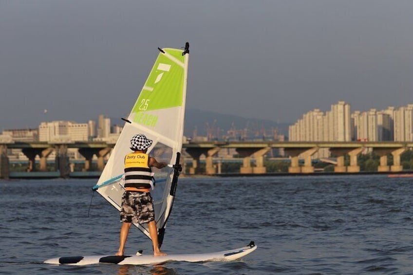 Seoul : E-foiling & Windsurfing Experiences