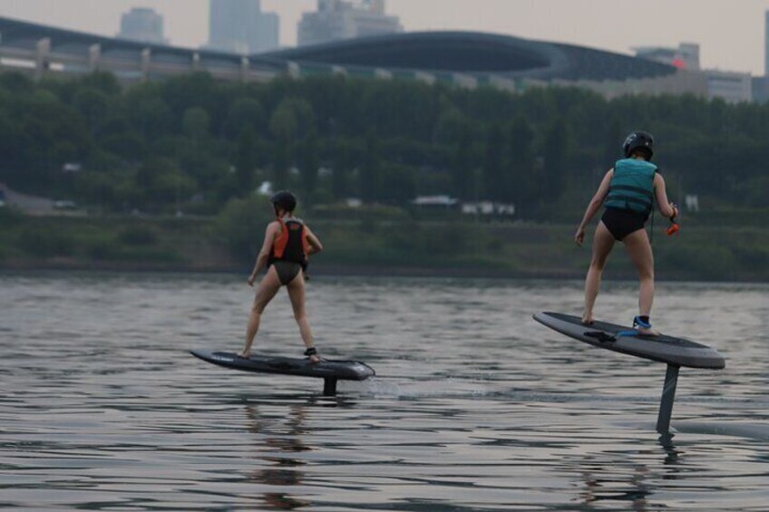 Seoul : Efoil & Windsurf Experiences in Han River