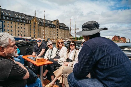 Copenhagen: Old Canals and Hidden Gems Social Boat Tour