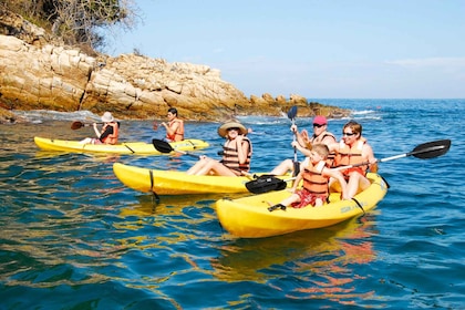 Isla Majahuitas: Pirate Ship Tour with Kayaking and Lunch