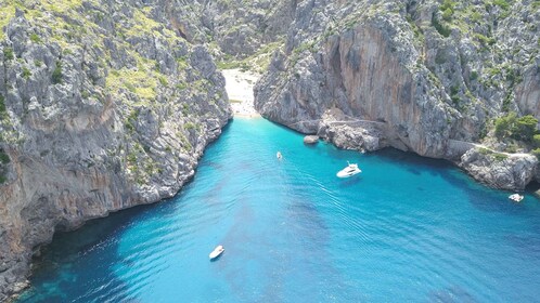 索勒：Sa Calobra 和 Cala Tuent 快艇遊覽