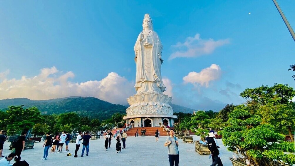 Ba Na Hills and Golden Bridge Full Day Tour: Unveil the Magic from Da Nang