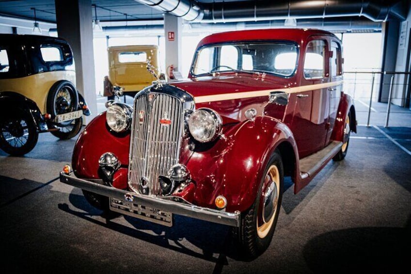 Guided tour of the Motor Museum with limousine transportation