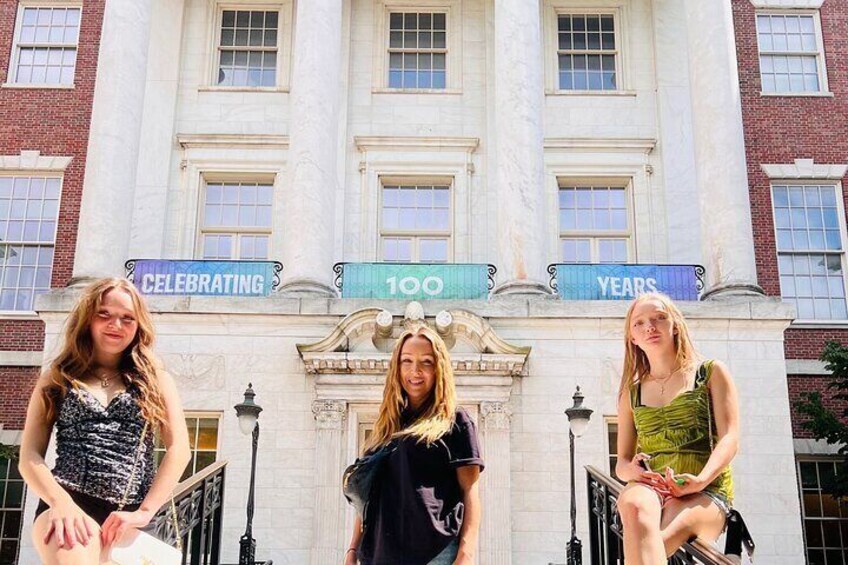 90 min NYC Private Gossip Girl Pedicab Tour 