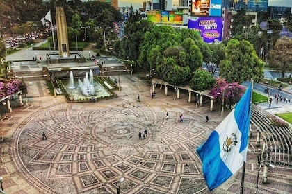 Historical and natural bike tour in Guatemala City