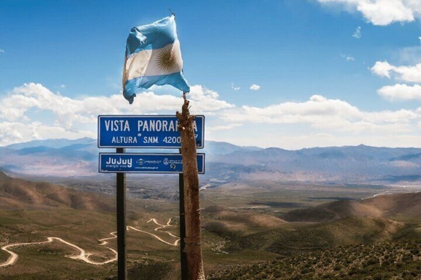 From Salta: Serranías del Hornocal with its hill of 14 colors