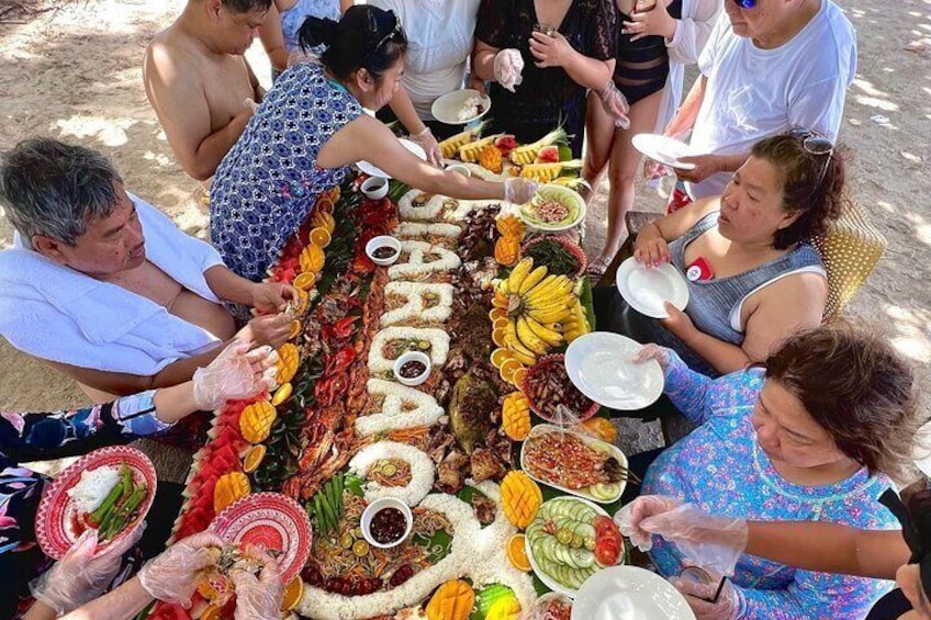 Private Tri Island Hopping & Boodle Fight Lunch in Siargao Island