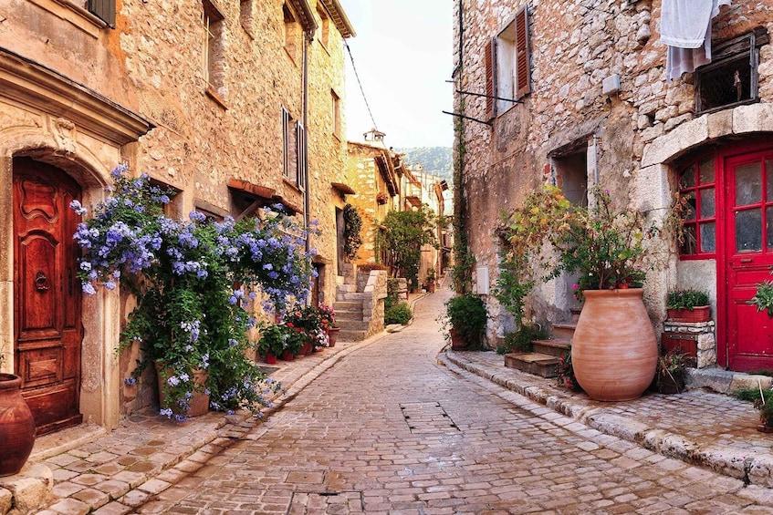 Picture 12 for Activity Visit Saint Paul de Vence, Antibes, and Cannes: 7-Hour Tour