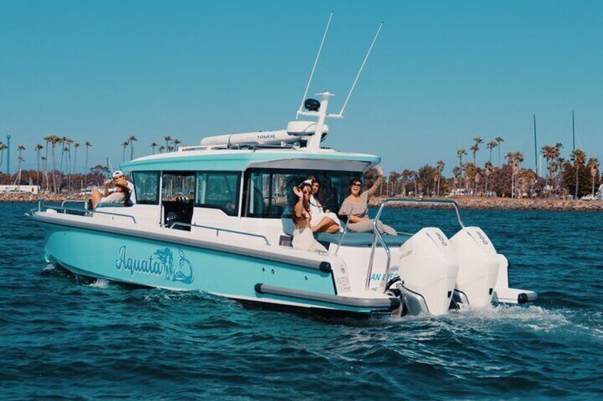 2 Hour Private Luxury Speedboat in Mission Bay