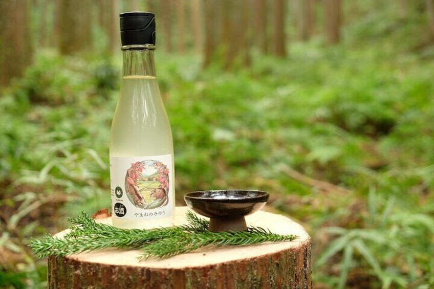Wooden barrel-brewed sake with beautiful nature of Hanno city