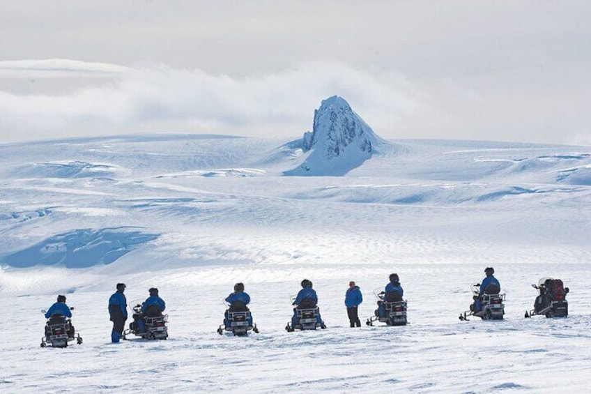 Snowmobile tour on Vatnajökull 