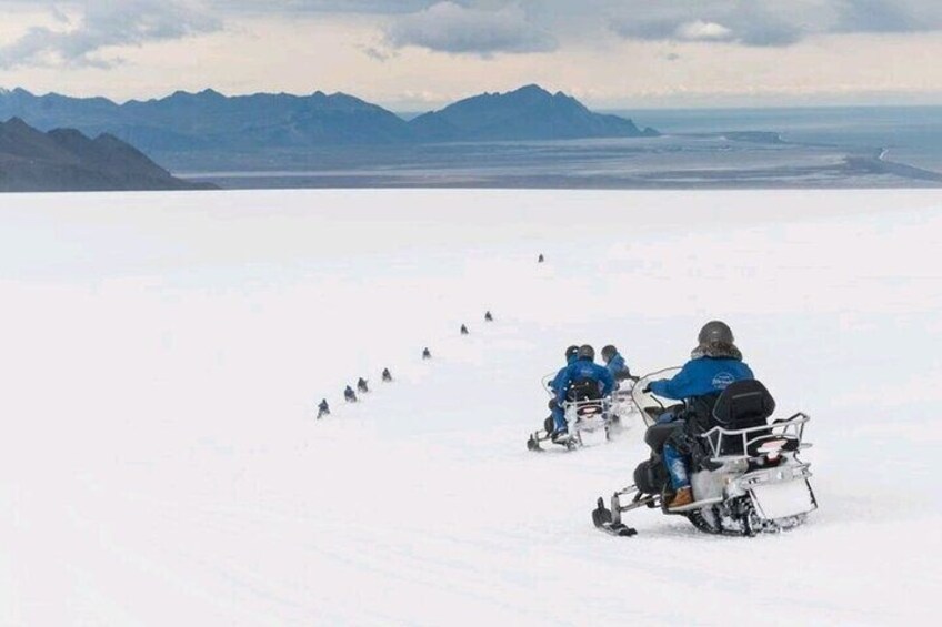 Snowmobile tour on Vatnajökull 