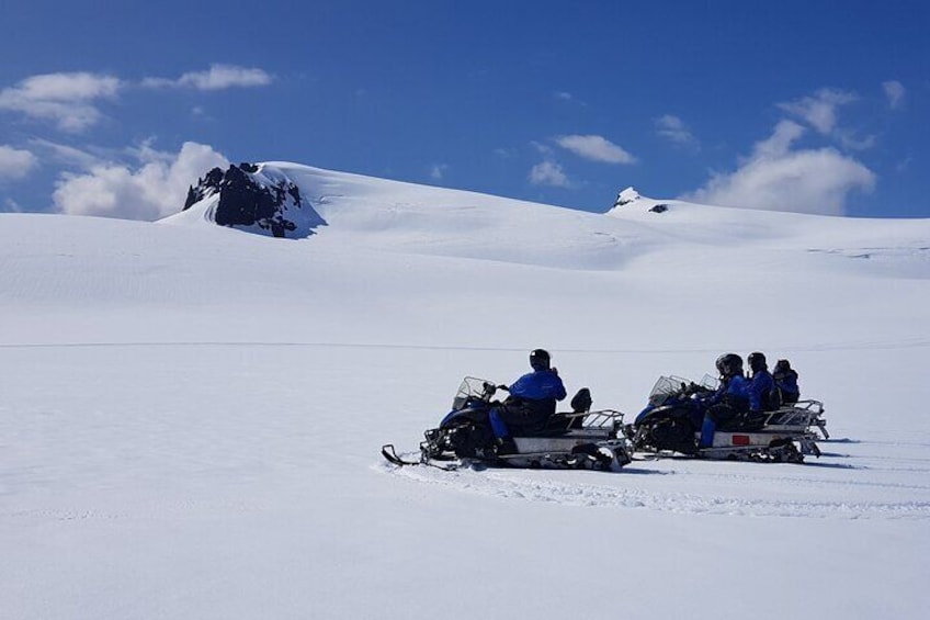 Snowmobile tour on Vatnajökull 