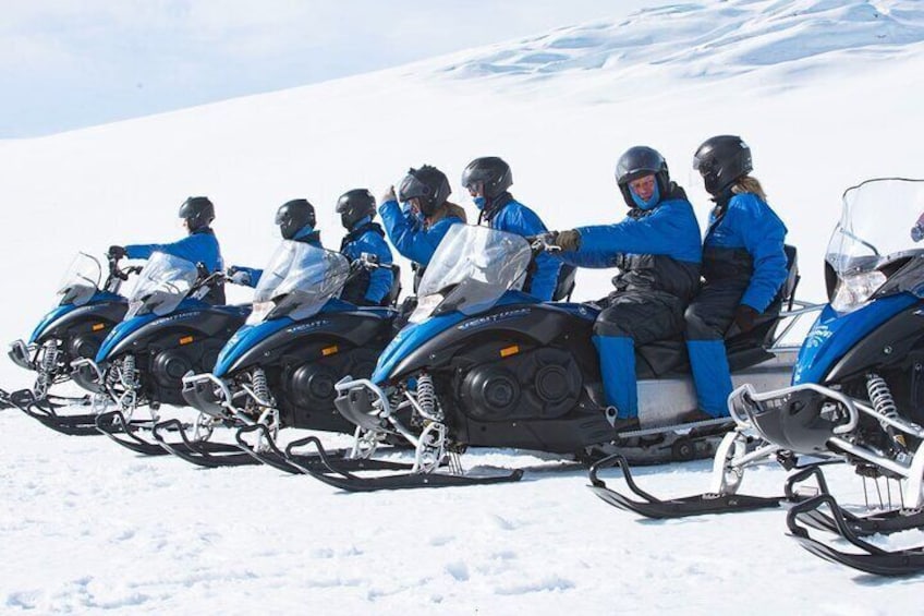 Snowmobile tour on Vatnajökull 