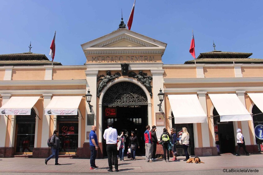 Picture 1 for Activity Santiago: Markets Bike Tour