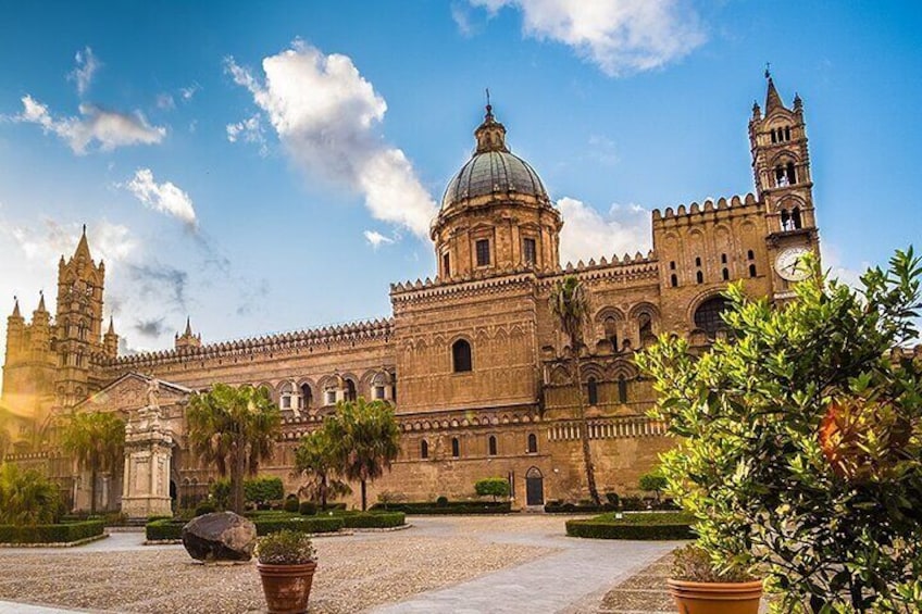 Tour in Palermo and Mondello driving an original classic Fiat 500