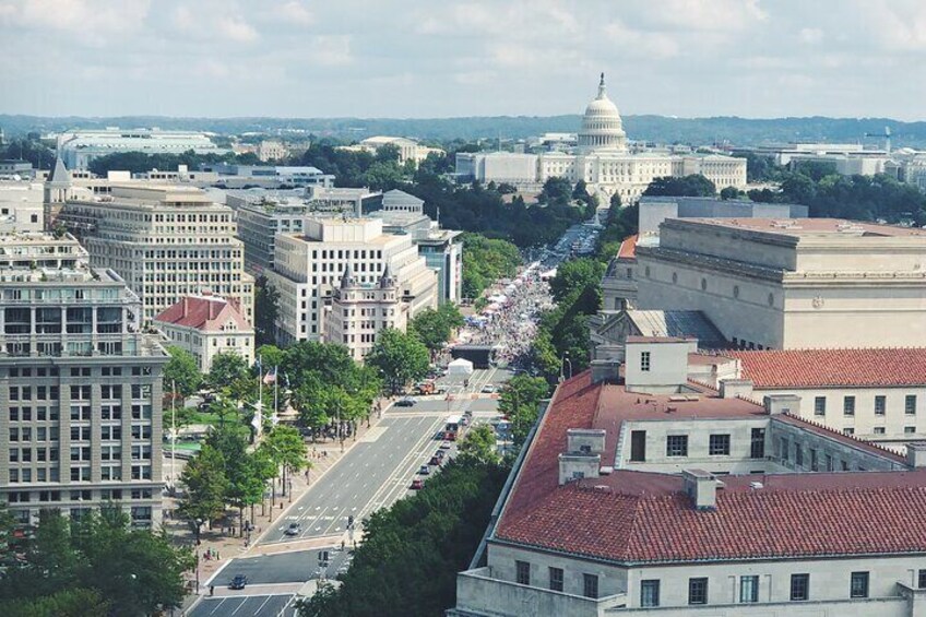 Washington DC Outdoor Escape Game Tour: FBI vs. Bank Robbers