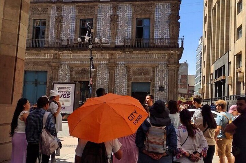 Private walking tour 3 hours. Your guide picks you up. Mexico City