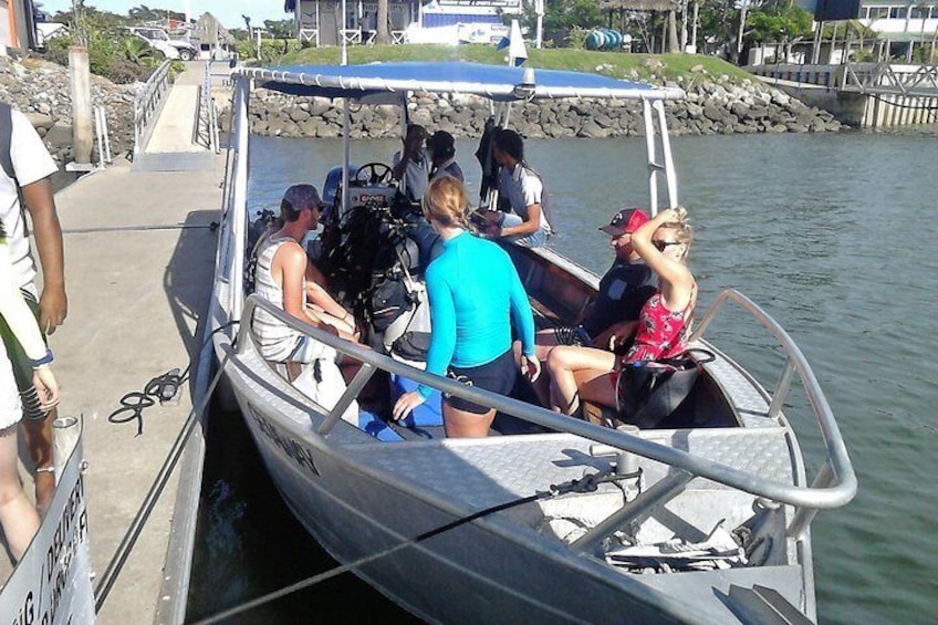 About to head out for another couple of awesome dives with our wonderful visiting divers to Fiji.