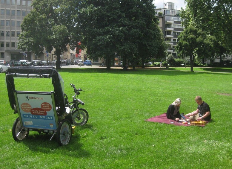 Cologne: Rickshaw Picnic and Park Tour, 2 pers