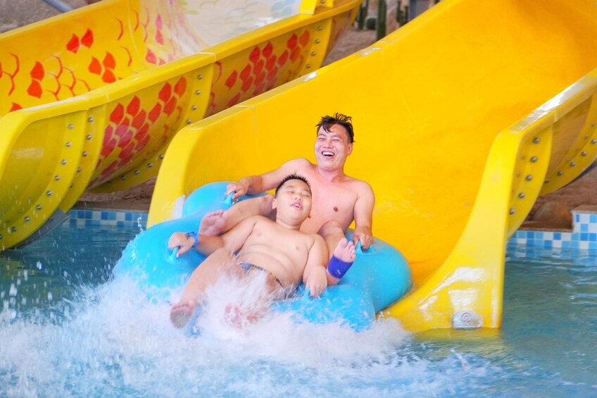 Vietnam: Mikazuki Water Park 365 and Onsen