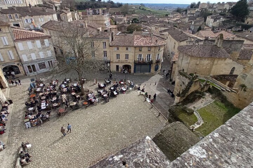 St Emilion Outdoor Escape Game in the Footsteps of Isaac Newton