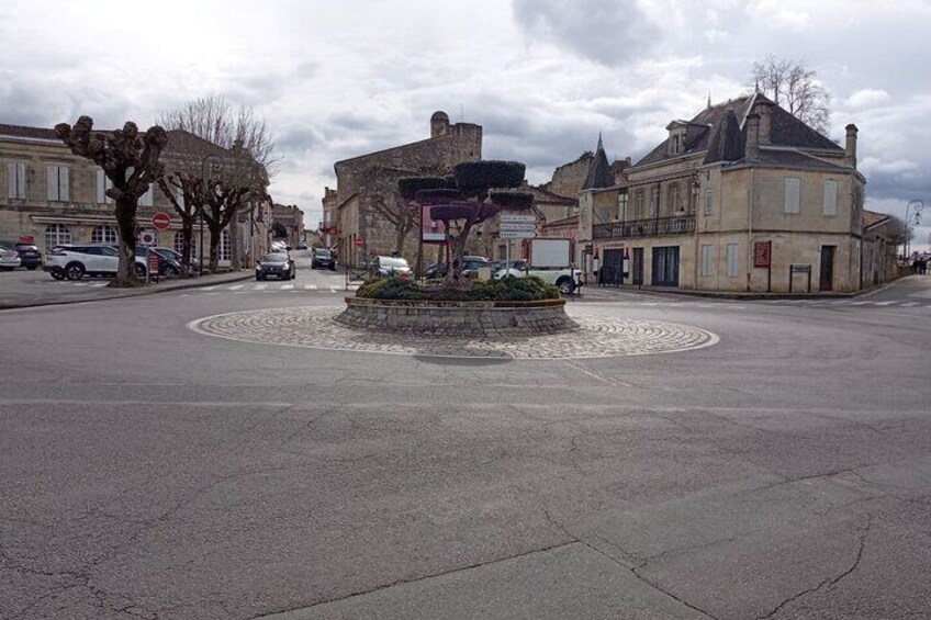 St Emilion Outdoor Escape Game in the Footsteps of Isaac Newton