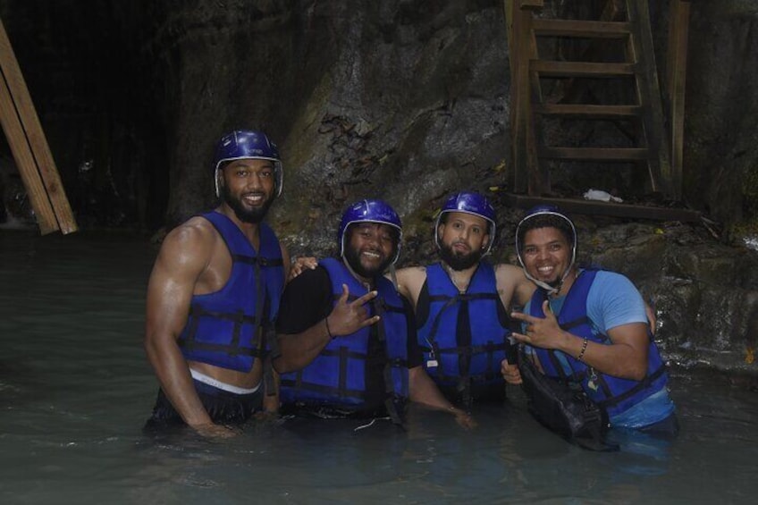 Tour to 7Waterfalls in Damajagua with Zip Line and Lunch Included