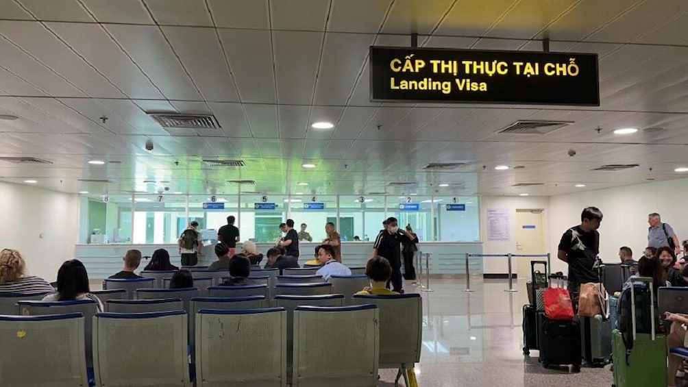 Vietnam: Tan Son Nhat (SGN) International Airport Fast Track Service