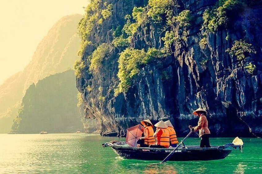 Scarlet Pearl Cruise – 5 Star Luxury Halong Bay Cruise 3 Days