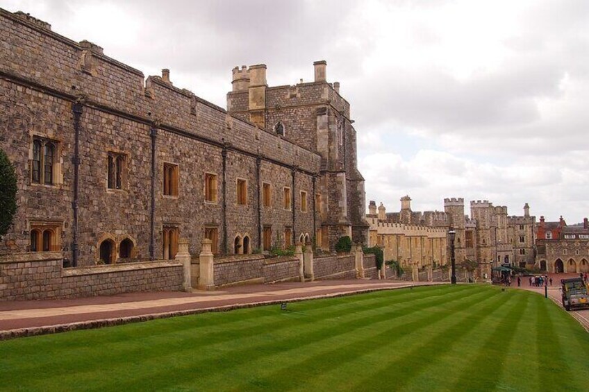 Windsor Castle, Bath and Stonehenge Tour