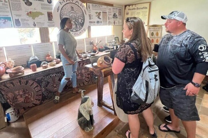Private Tour on Roatán Beach Chocolate and Rum Factory