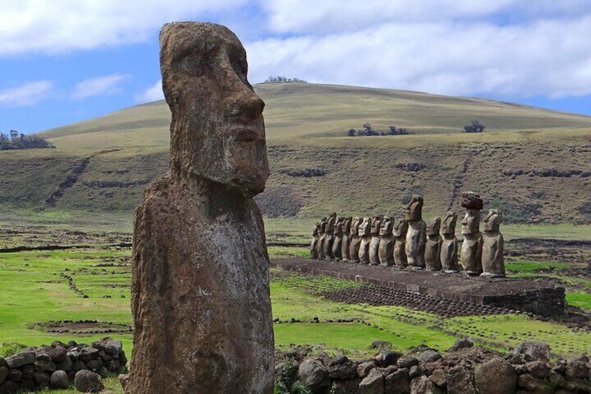 2 Days Highlights Tour in Easter Island Moai and Nature