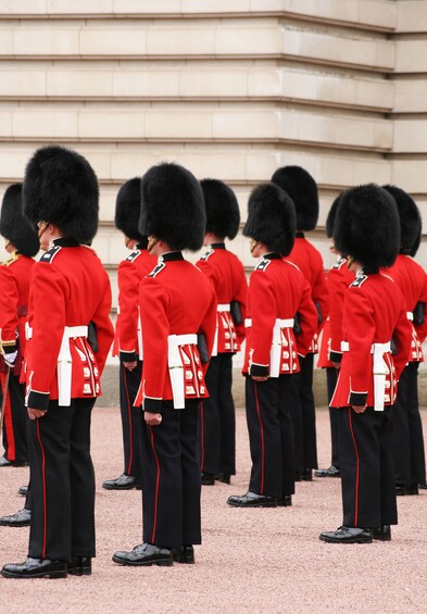 London Highlights Walking Tour with Changing of the Guard