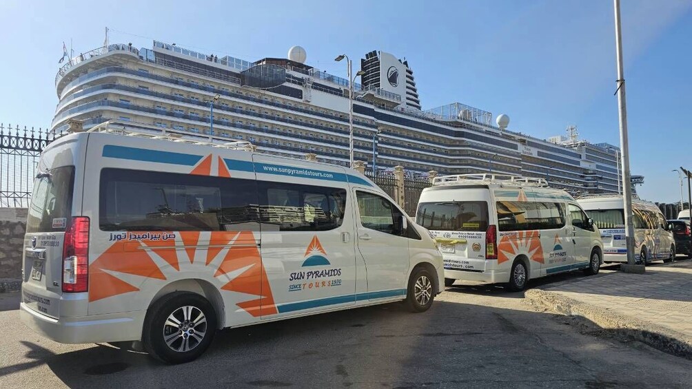 Day Trip to Pyramids & Sakkara From Alexandria Port