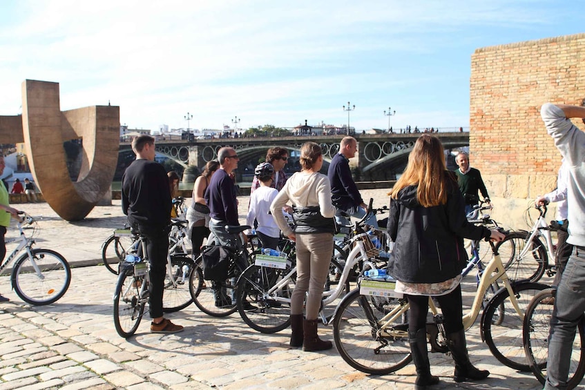 Picture 2 for Activity Seville: Historic Center Bike Tour