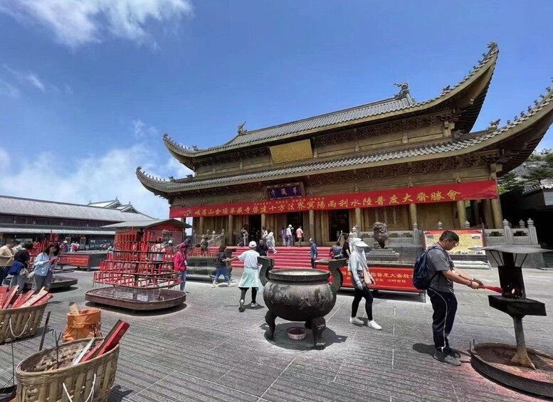 Picture 2 for Activity 4-Day private tour to Chengdu, Leshan and Mount Emei