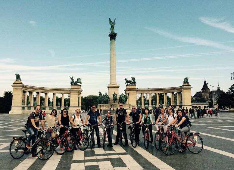 Budapest: Guided Bike Tour