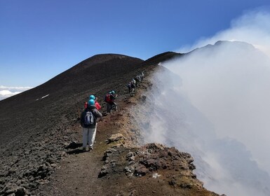 Senderismo en los cráteres de la cumbre del Etna