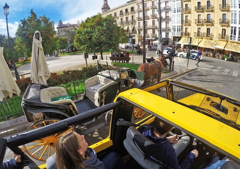 Picture 1 for Activity Valencia: City Highlights Tour in Jeep with Snacks & Drinks