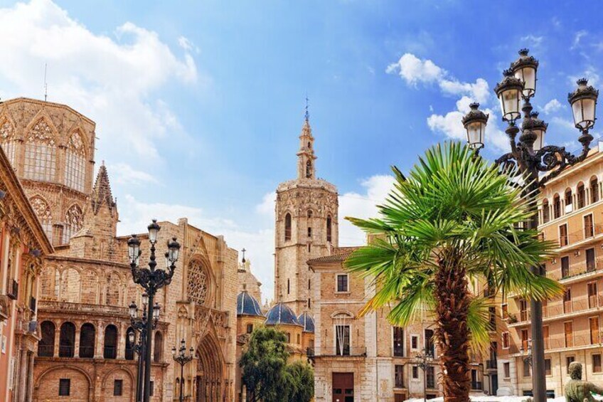 Valencia: Self-Guided City Walking Tour with Audio Guide