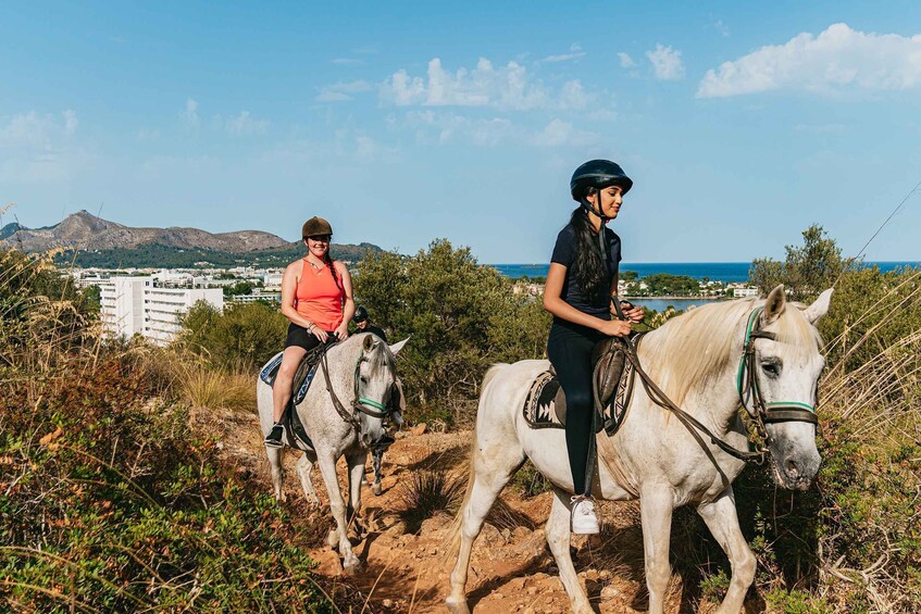 Mallorca: Horseback Riding Experience with Food Options