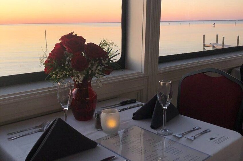 SOLARIS Valentine's dinner cruise table setting