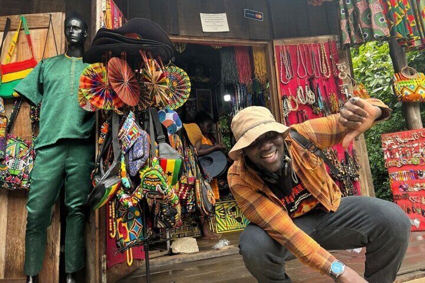 Accra City Tour, explore the history, and local flavours. 