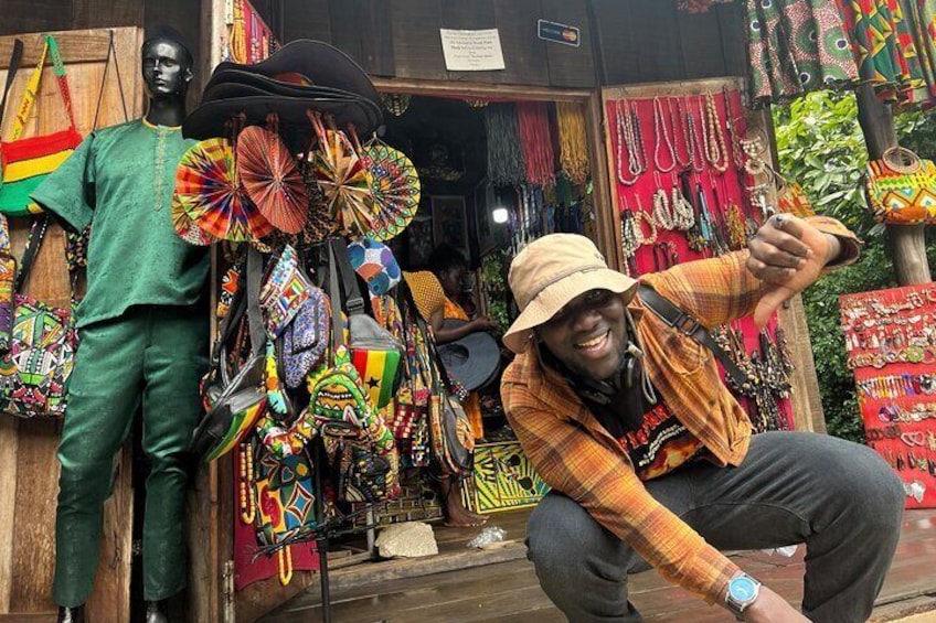 Accra City Tour, explore the history, and local flavours.