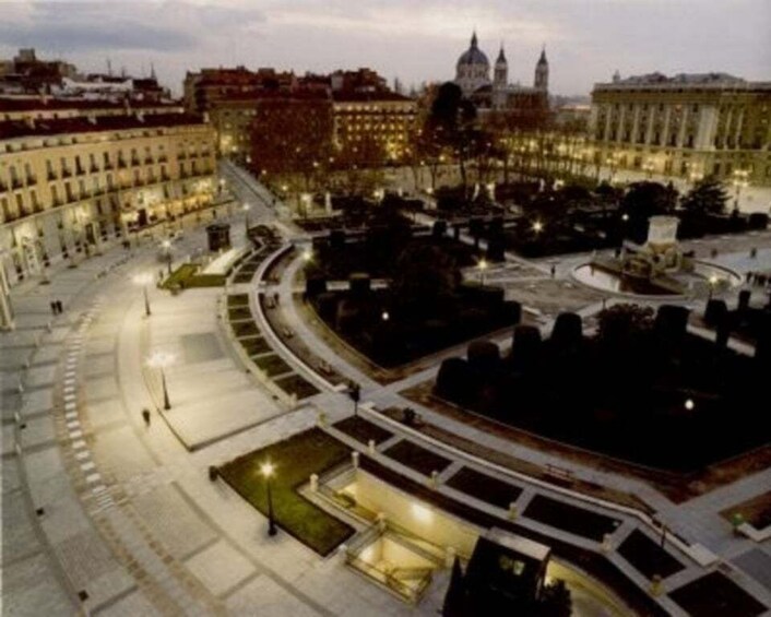 Picture 1 for Activity Madrid: Sunset and Night Lights eBike Tour