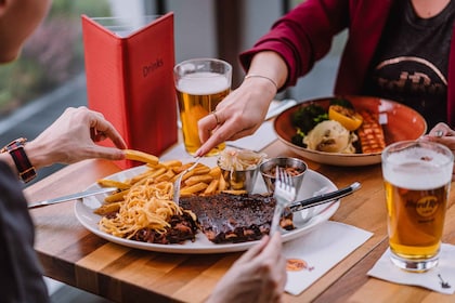 Varsovie : Déjeuner ou dîner au Hard Rock Cafe avec coupe-file