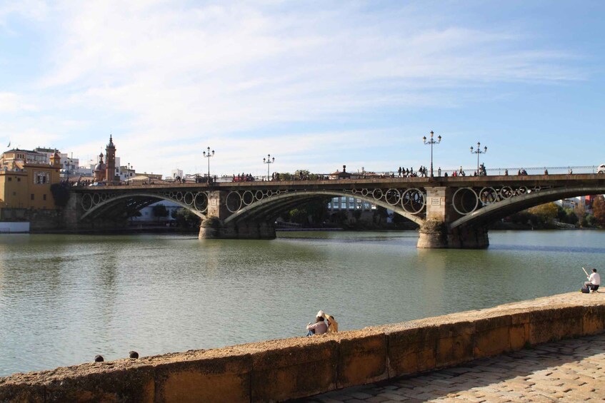 Picture 1 for Activity Seville: 3–Hour Bike Tour along the Guadalquivir River