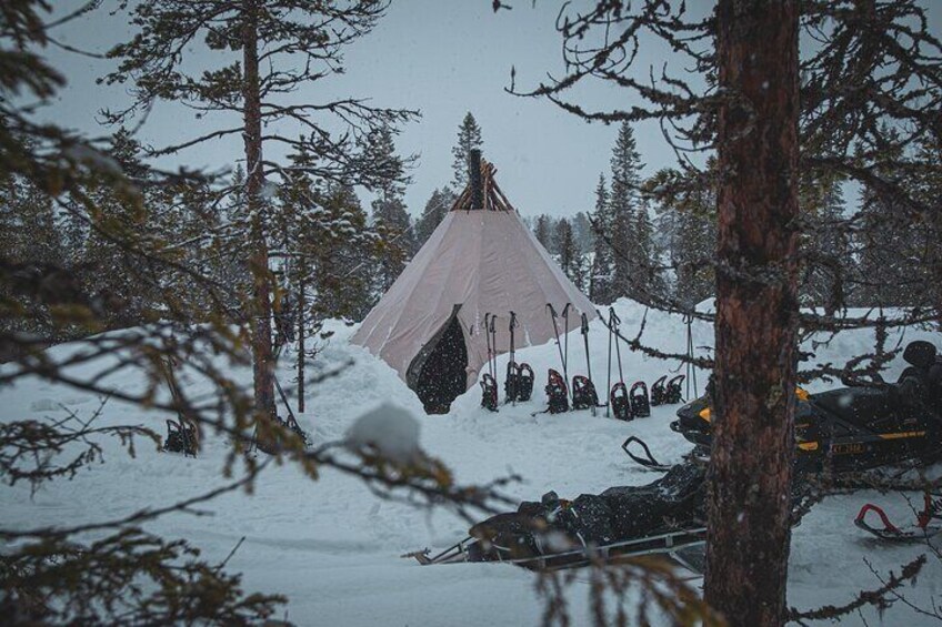 Enjoy a Wilderness meal with local ingredients in our Lavvo, for a perfect ending of the day.

by Broadstone / Visit Helgeland